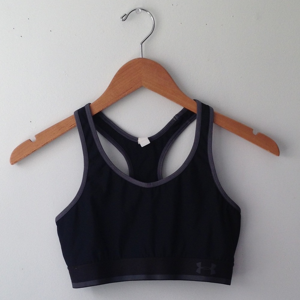Black sports bra
